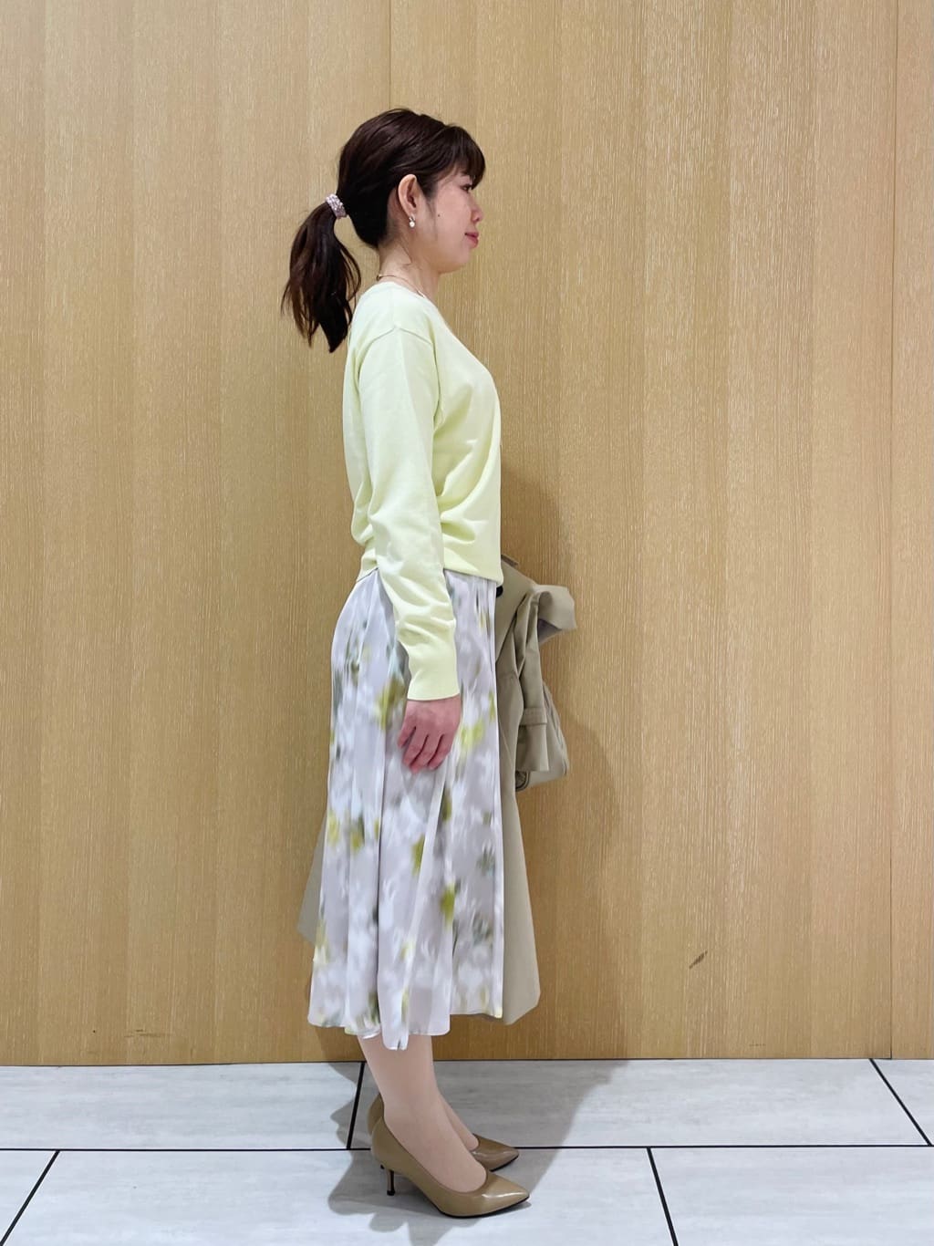 CHISATOさんの「UNTITLED｜◆【後ろウエストゴム/花柄】ぼかしフラワー プリントスカート」を使ったコーディネート