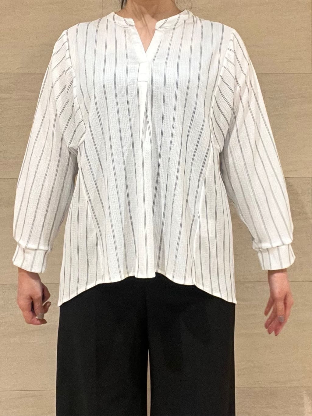 TOMOMIさんの「INDIVI｜【洗える／UVケア／スーツ】ストレッチワイドパンツ」を使ったコーディネート