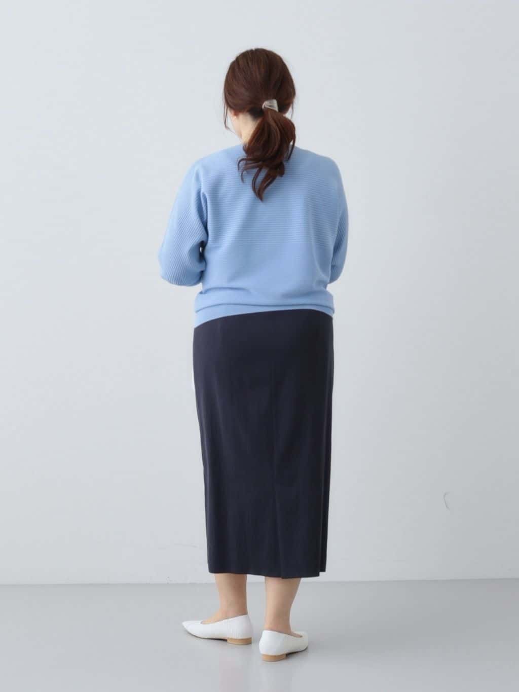 kaoさんの「INDIVI｜◆【洗える／無縫製】美シルエット ドルマンスリーブニット」を使ったコーディネート