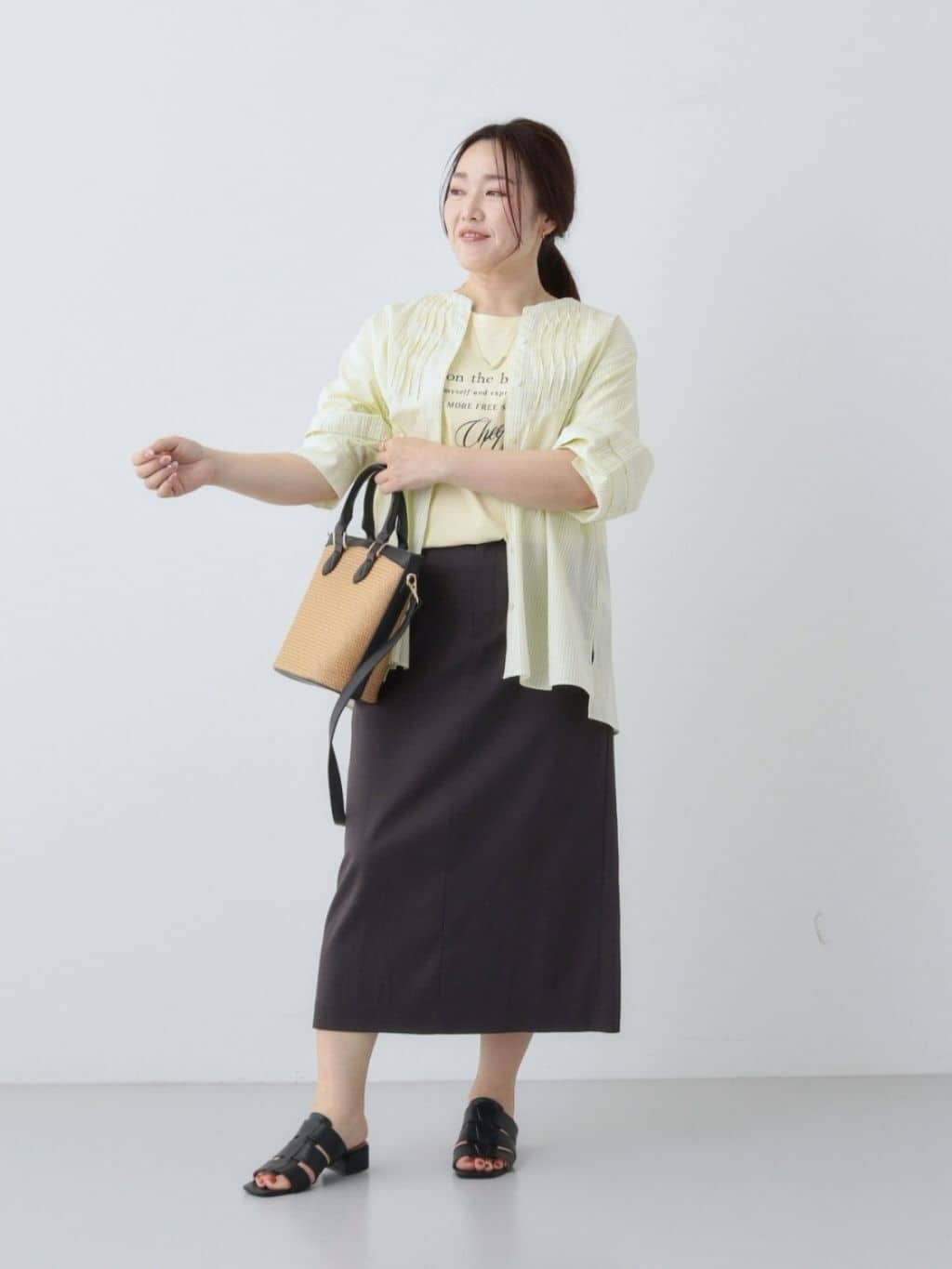 kaoさんの「INDIVI｜◆【UVケア／カラーストライプ柄】タックデザインブラウス」を使ったコーディネート
