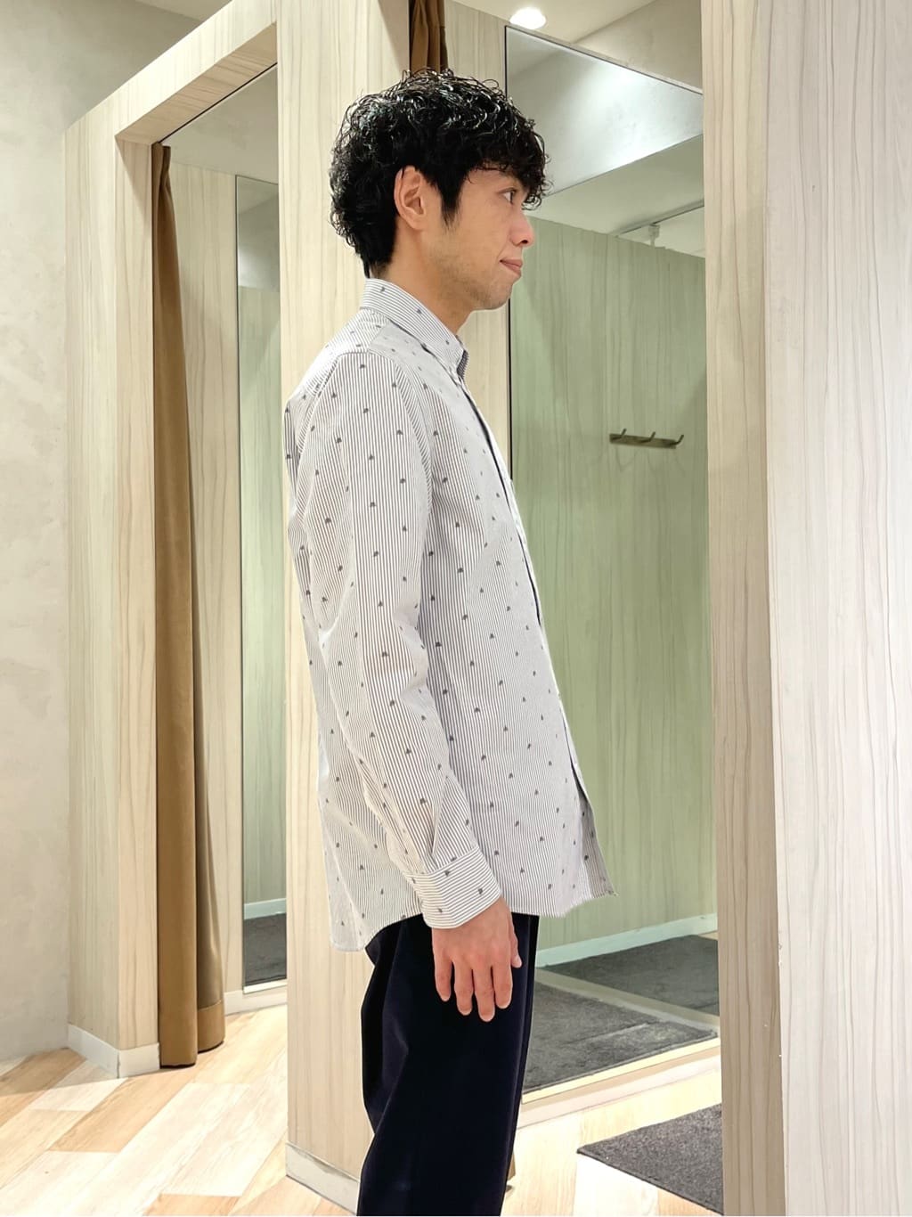 URAさんの「TAKEO KIKUCHI｜ハットモチーフ ジャカード ストライプ シャツ」を使ったコーディネート