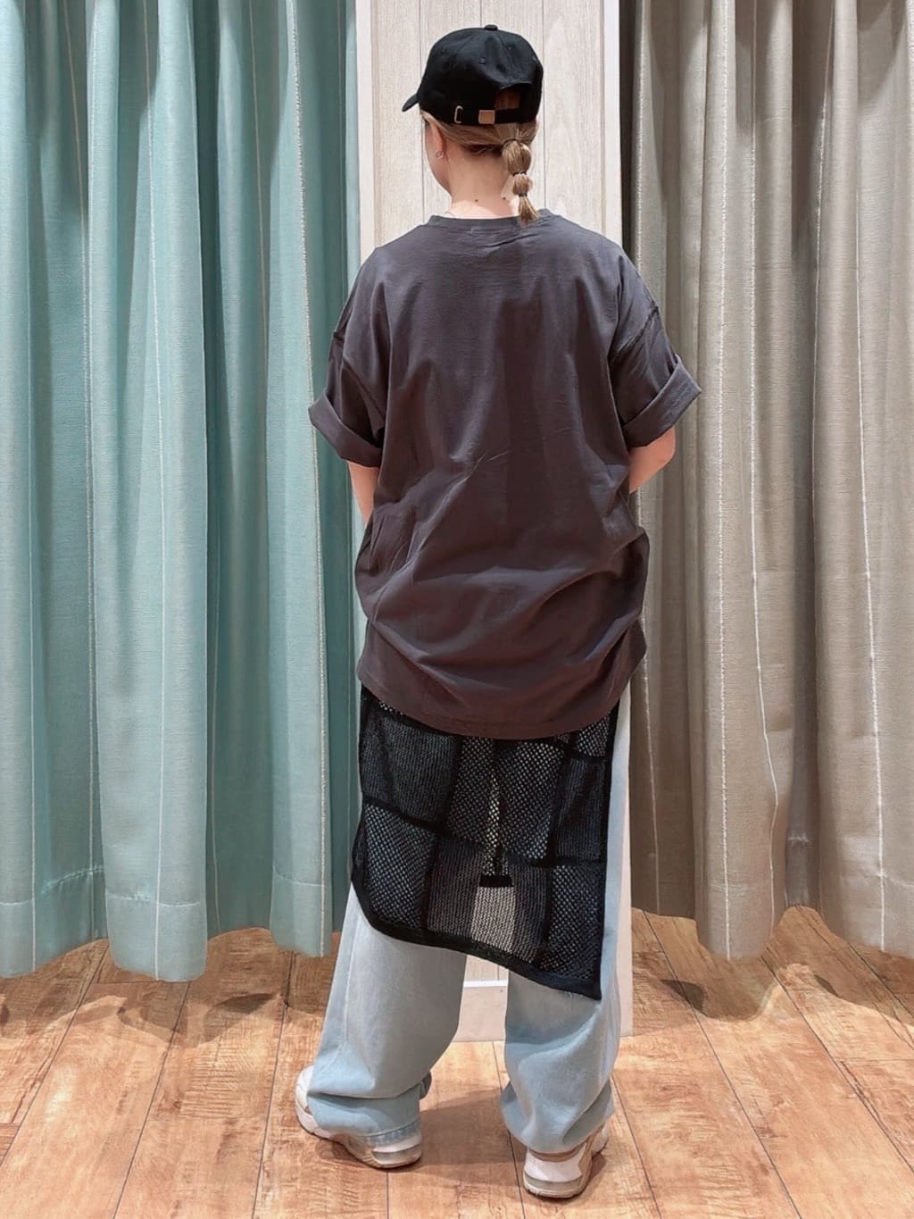 なみぞうさんの「SHOO･LA･RUE｜◆ロゴ刺繍キャップ」を使ったコーディネート
