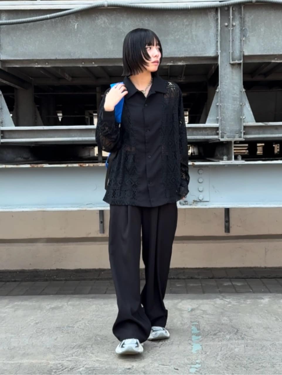 川本葵さんの「tk.TAKEO KIKUCHI｜◆バレルシルエットスラックス」を使ったコーディネート