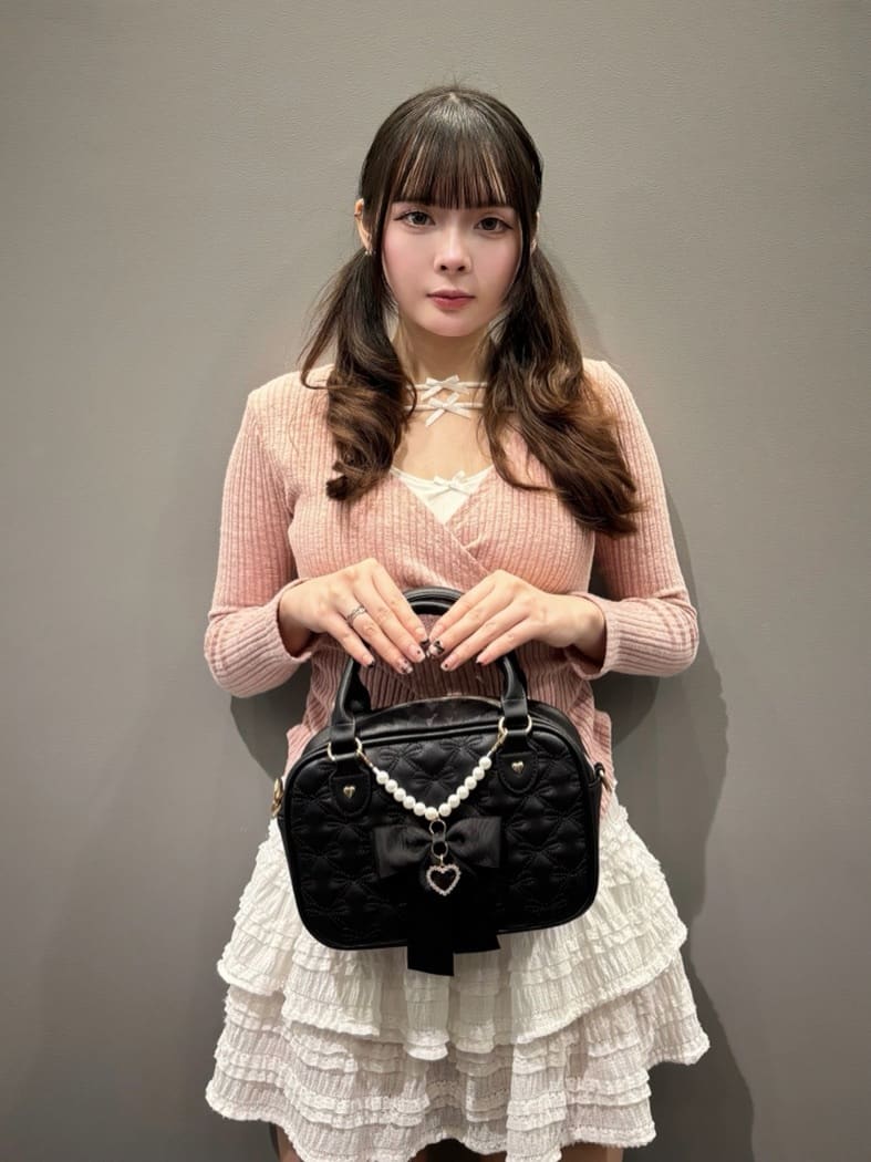HUANG WEIHSUANさんの「ESPERANZA｜厚底レース付きリボンベルトサンダル」を使ったコーディネート