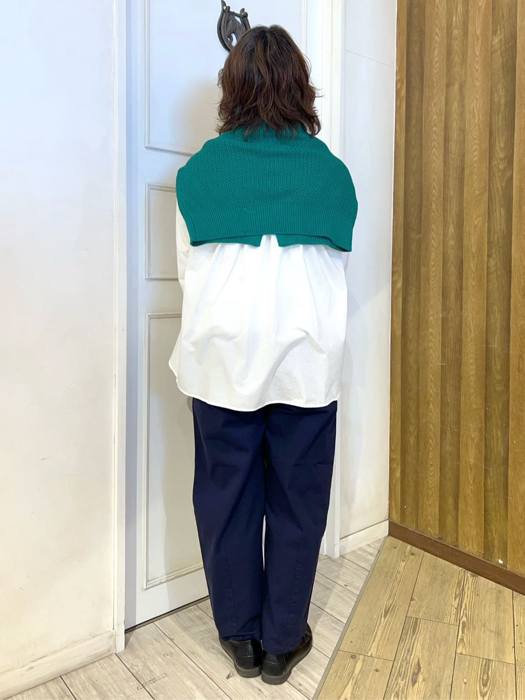 yuriyuriさんの「SHOO･LA･RUE｜◆【洗える】バックギャザーがポイント 綿ワッシャー前開きシャツ」を使ったコーディネート