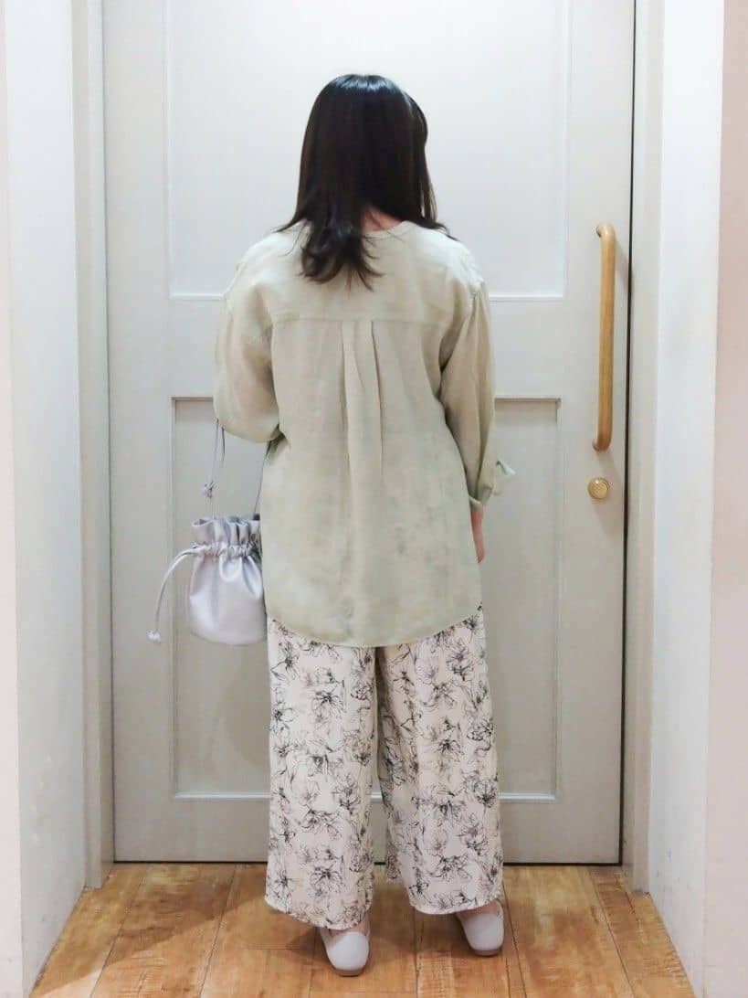 みーさんの「SHOO･LA･RUE｜◆【洗える/S-LL】色違いで揃えたい テレコリブタンクトップ」を使ったコーディネート