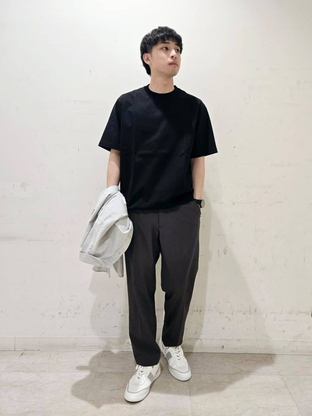 白木駆さんの「TAKEO KIKUCHI｜【抗菌防臭／5サイズ展開】ハイゲージポンチ Tシャツ」を使ったコーディネート
