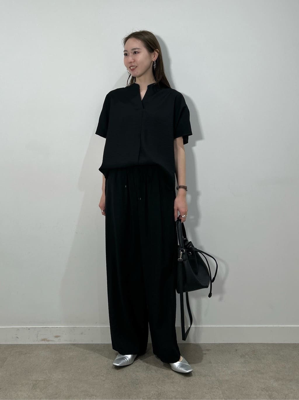 mitsukiさんの「INDIVI｜【洗える／UVケア／SETUP可能】ドロストワイドパンツ」を使ったコーディネート