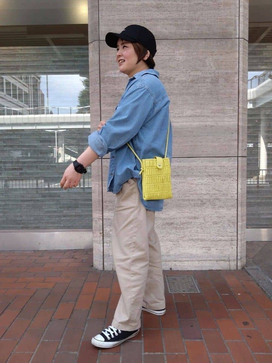 ヒロコジさんの「SHOO･LA･RUE｜◆【洗える/S-LL】大人のこなれコーデに やわらかデニムシャツ」を使ったコーディネート