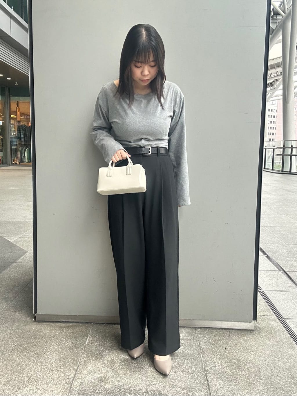 あずみさんの「ESPERANZA｜【レイン対応/12時間パンプス】約5.5cm　歩きやすくて疲れにくい」を使ったコーディネート