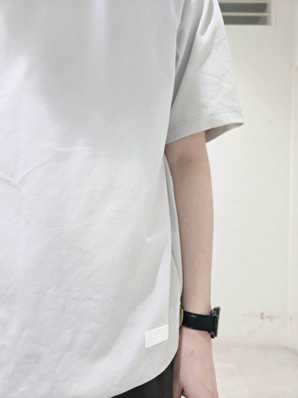 白木駆さんの「TAKEO KIKUCHI｜【抗菌防臭／5サイズ展開】ハイゲージポンチ Tシャツ」を使ったコーディネート