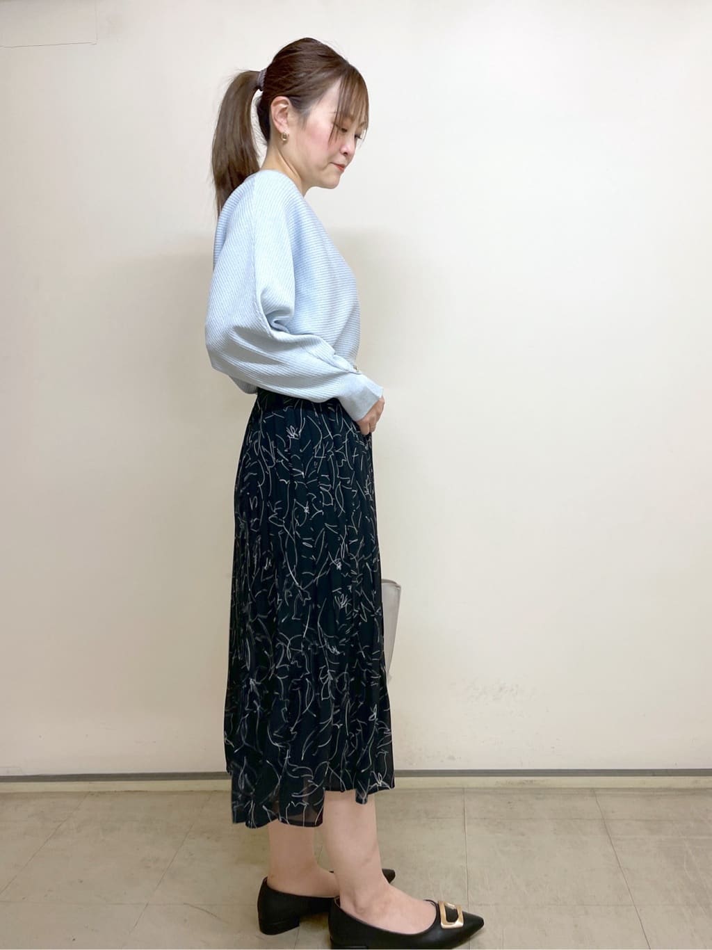 Junさんの「index｜《新色追加》着丈が選べる！プリーツフレアスカート【イージーケア／防シワ／洗濯機洗い可】」を使ったコーディネート