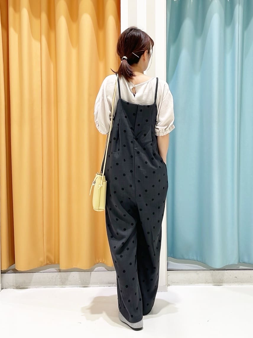 kinaさんの「SHOO･LA･RUE｜◆【高レビュー/UV/ひんやり/洗濯後しわになりにくい/5分袖】さらさら ドルマントップス」を使ったコーディネート