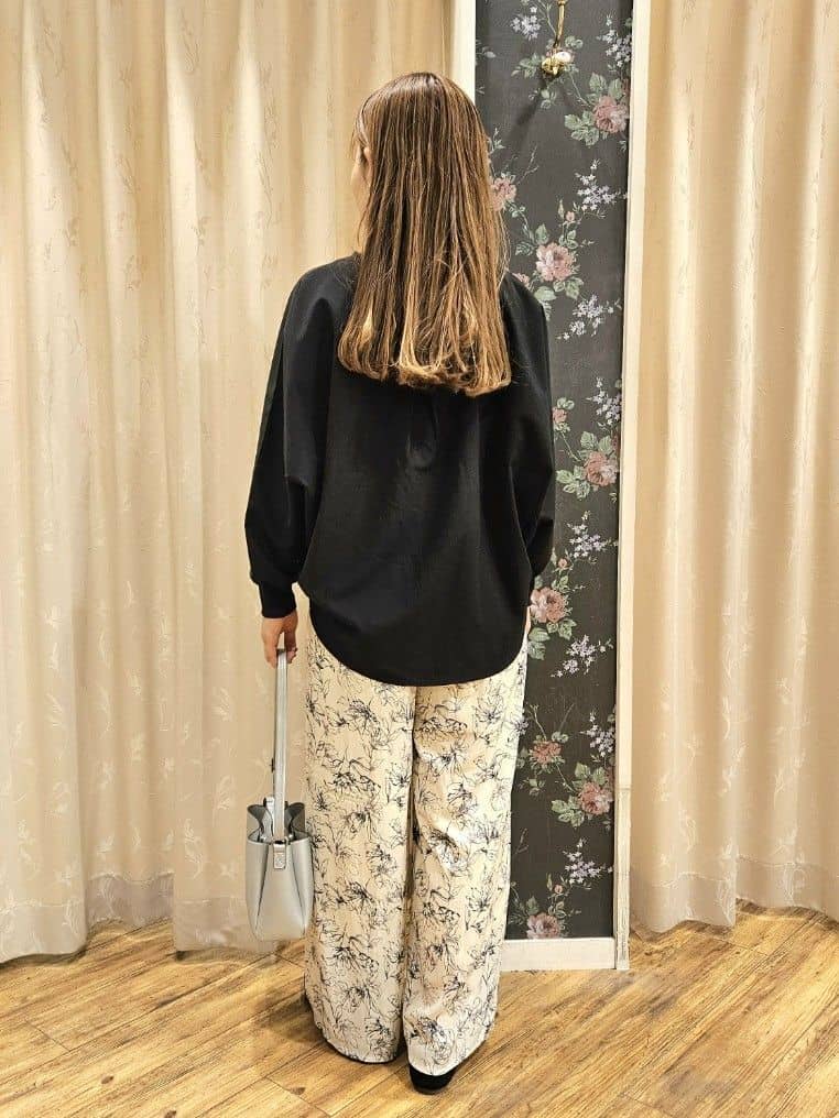 Ikumiさんの「SHOO･LA･RUE｜◆3層ヨコナガショルダーバッグ」を使ったコーディネート