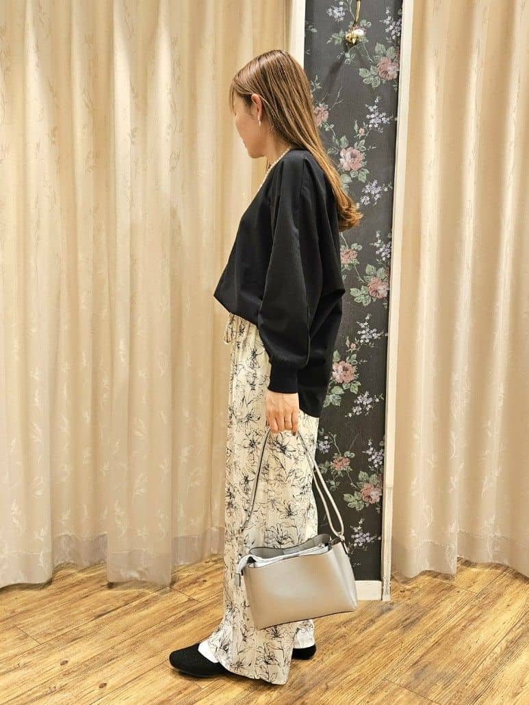 Ikumiさんの「SHOO･LA･RUE｜◆3層ヨコナガショルダーバッグ」を使ったコーディネート