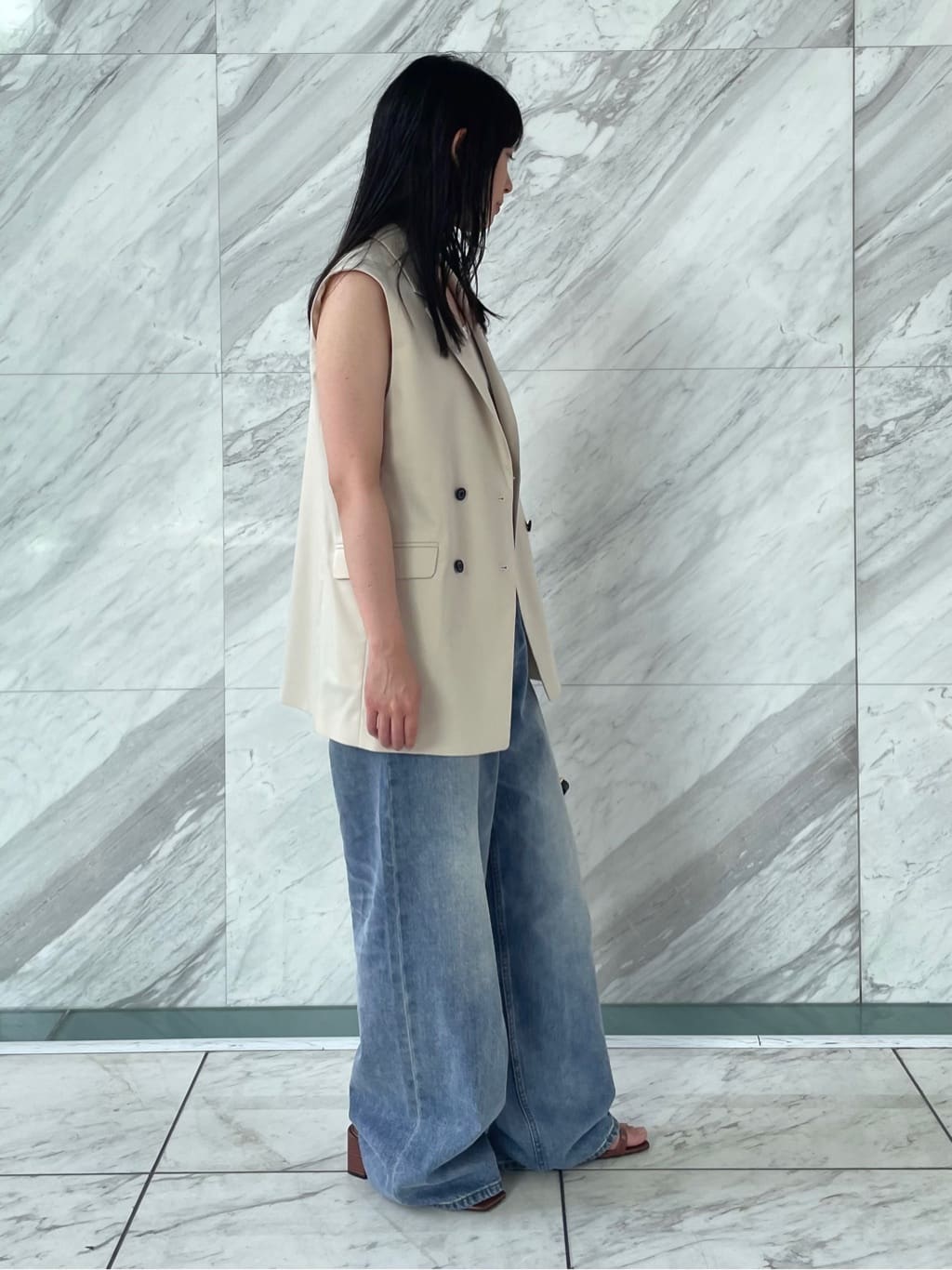 arisaさんの「DRESSTERIOR｜ヴィンテージ加工ワイドデニムパンツ」を使ったコーディネート
