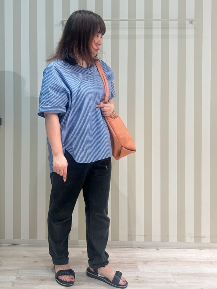 くーさんの「SHOO･LA･RUE｜◆【洗える/SS-3L/美脚シルエット】アクティブ派のデニム イージーテーパードパンツ」を使ったコーディネート