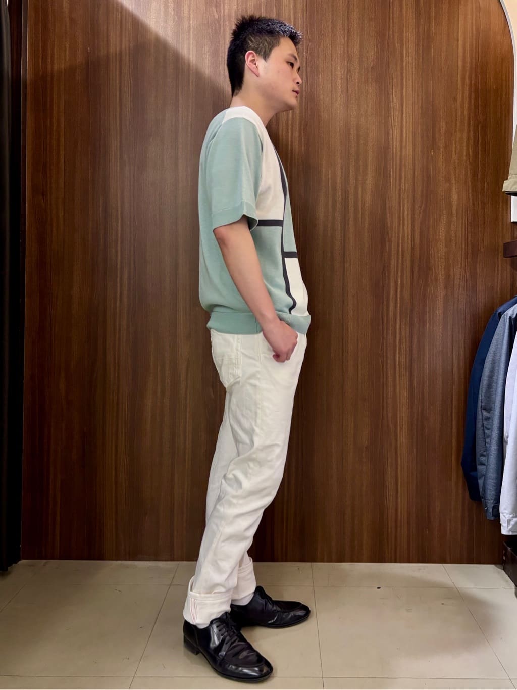 中村さんの「TAKEO KIKUCHI｜【Sサイズ～】ストレッチ デニム パンツ」を使ったコーディネート