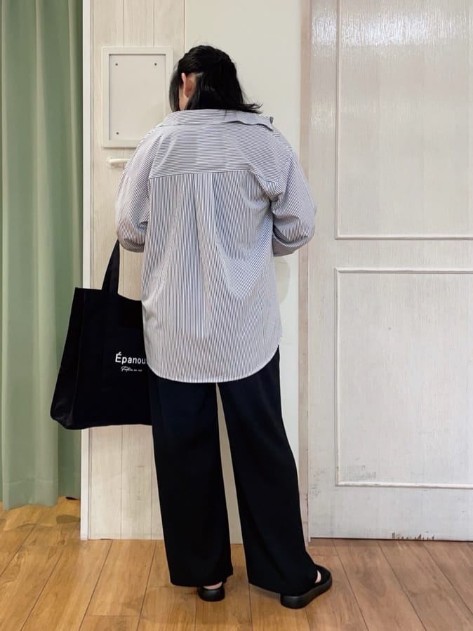 ke-yさんの「SHOO･LA･RUE｜◆【ひんやり/UV/吸水速乾/洗濯後しわになりにくい】ラッシュガードにもなる ストライプ前開きシャツ」を使ったコーディネート