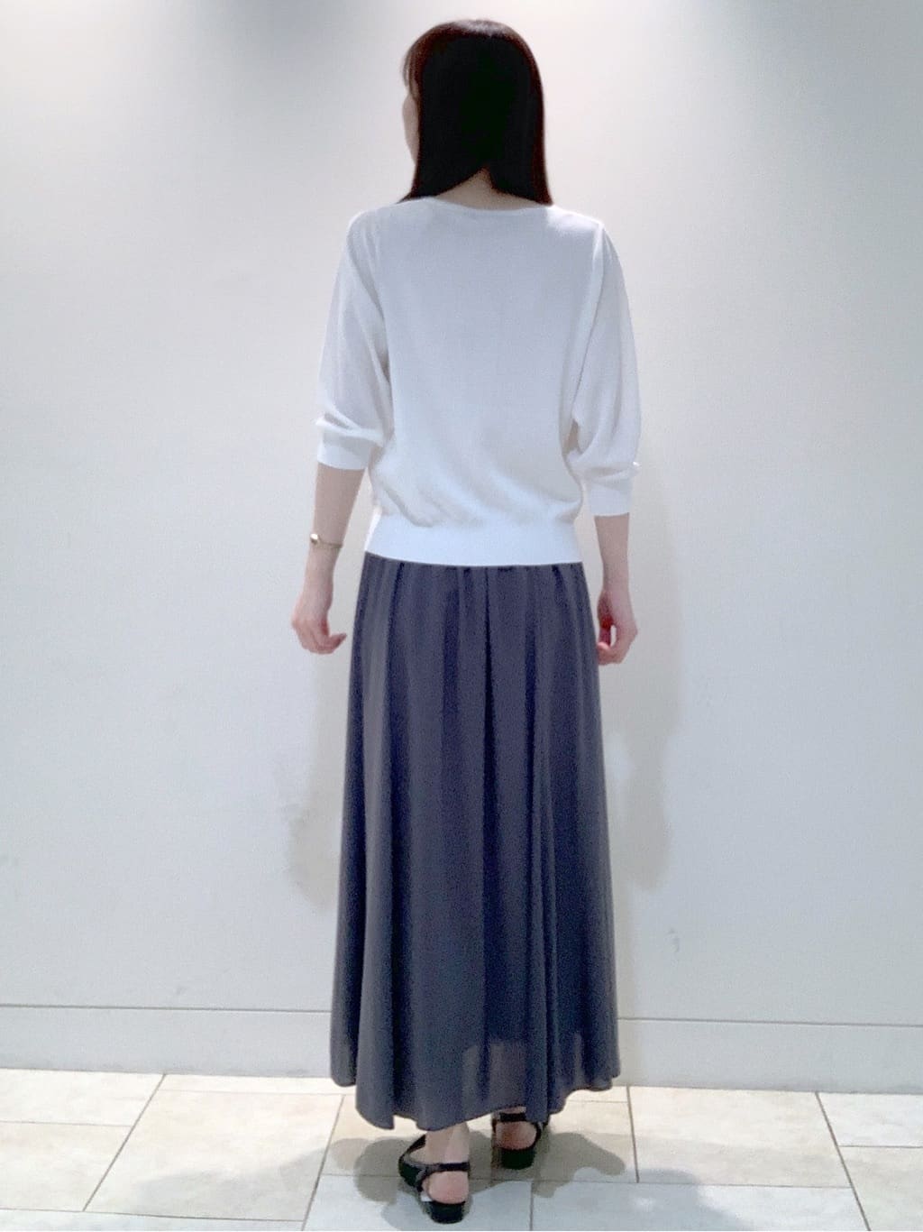 ヤマグチさんの「Reflect｜◆【接触冷感／洗える／ジャケットインナーにおすすめ】レースデザインニット」を使ったコーディネート