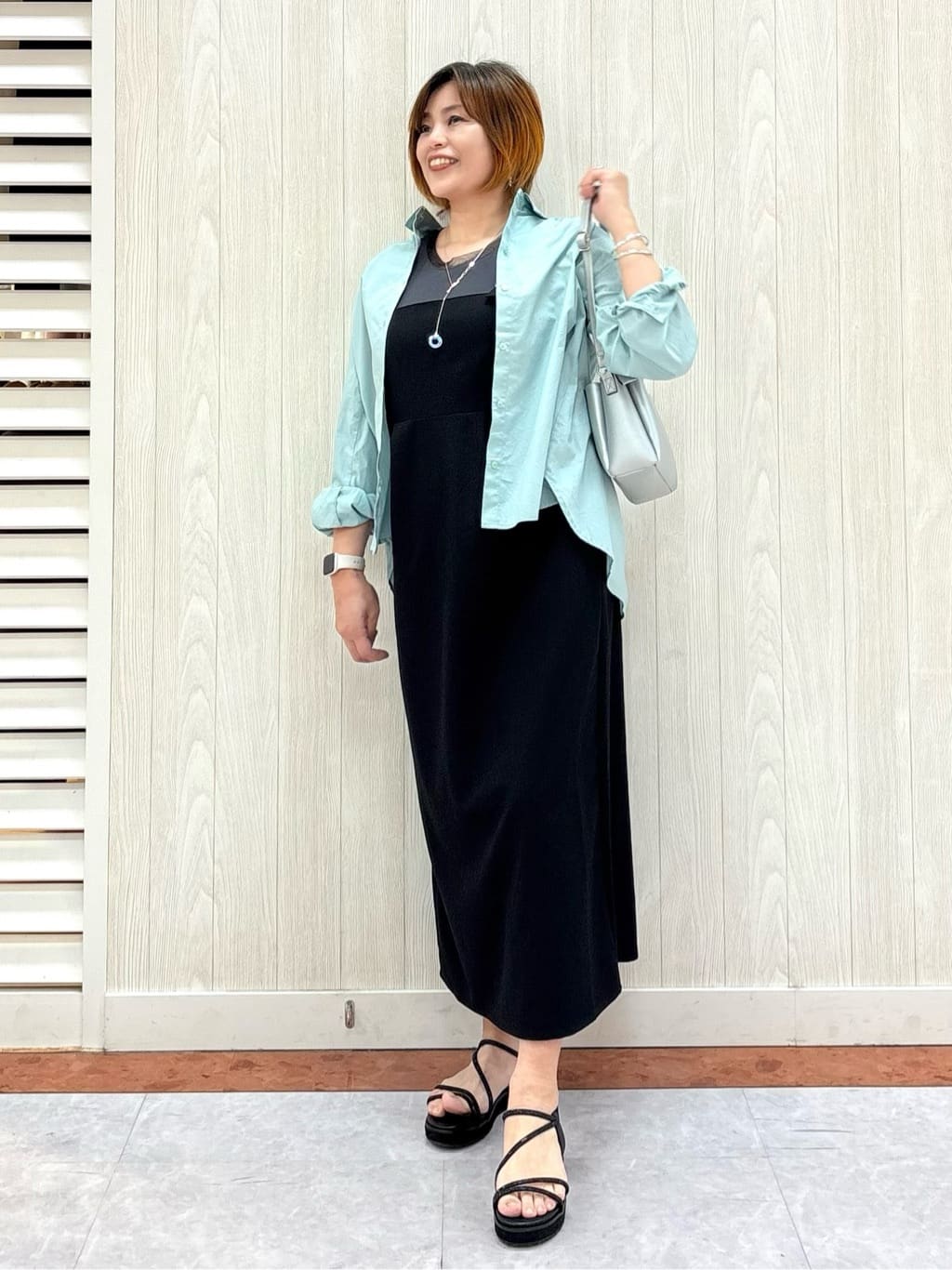 もっちさんの「SHOO･LA･RUE｜◆【洗える/S-LL】シアーネックがこなれ見え リブタンクトップ」を使ったコーディネート