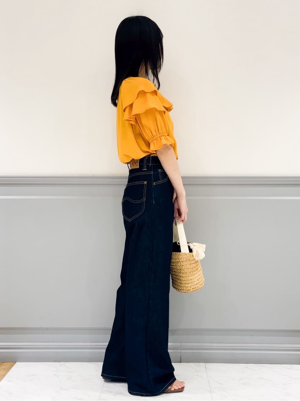 moeさんの「grove｜【Lee&times;grove別注】WIDE DENIM PANTS」を使ったコーディネート