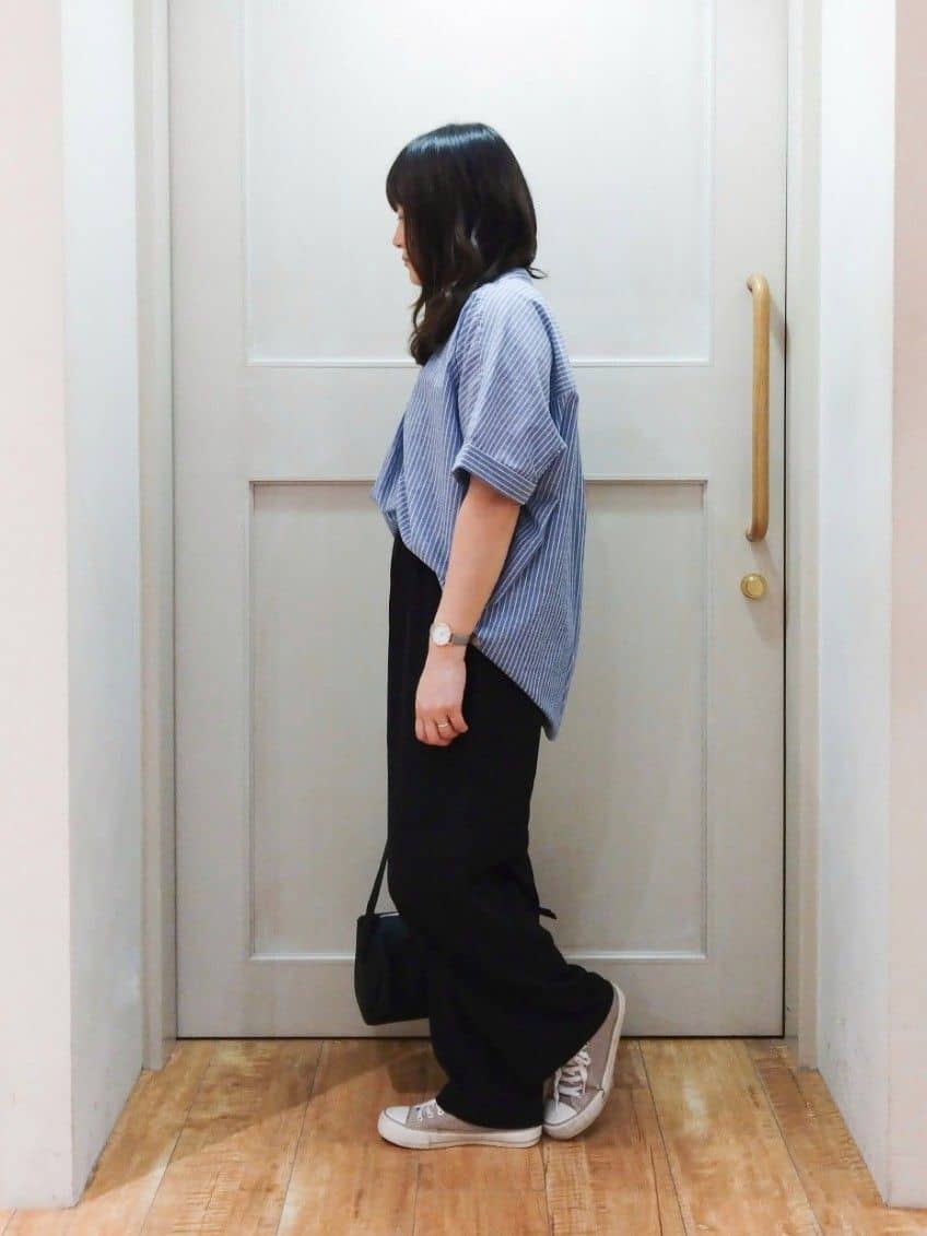 みーさんの「SHOO･LA･RUE｜◆【高レビュー/洗える/UV/吸水速乾】洗濯後しわになりにくいリネンブレンドドルマンシャツ」を使ったコーディネート