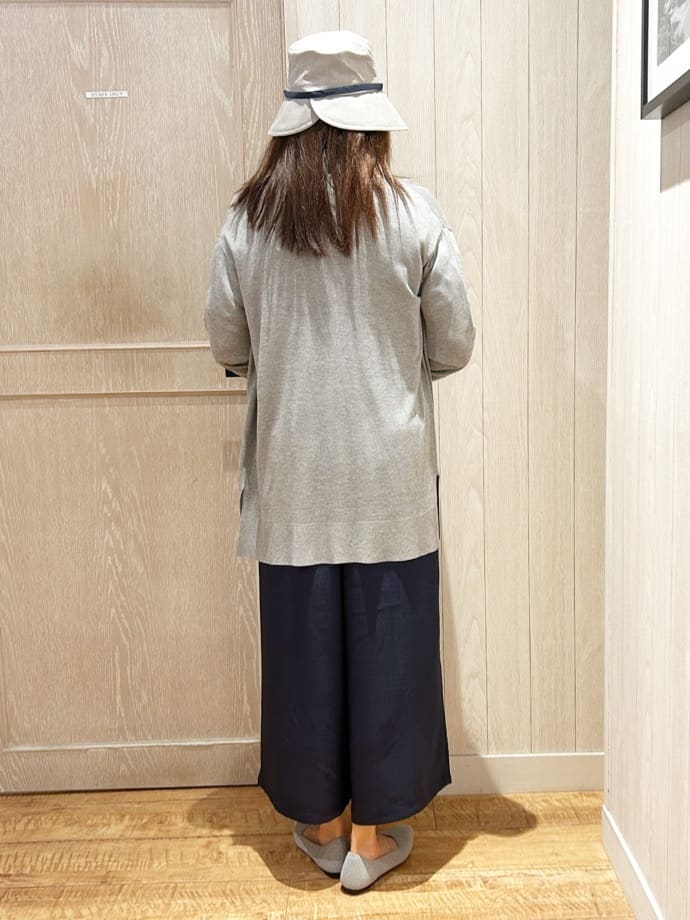 yukaさんの「SHOO･LA･RUE｜【S-LL/ひんやり/UV】ぷっくりラメプリントロゴTシャツ」を使ったコーディネート