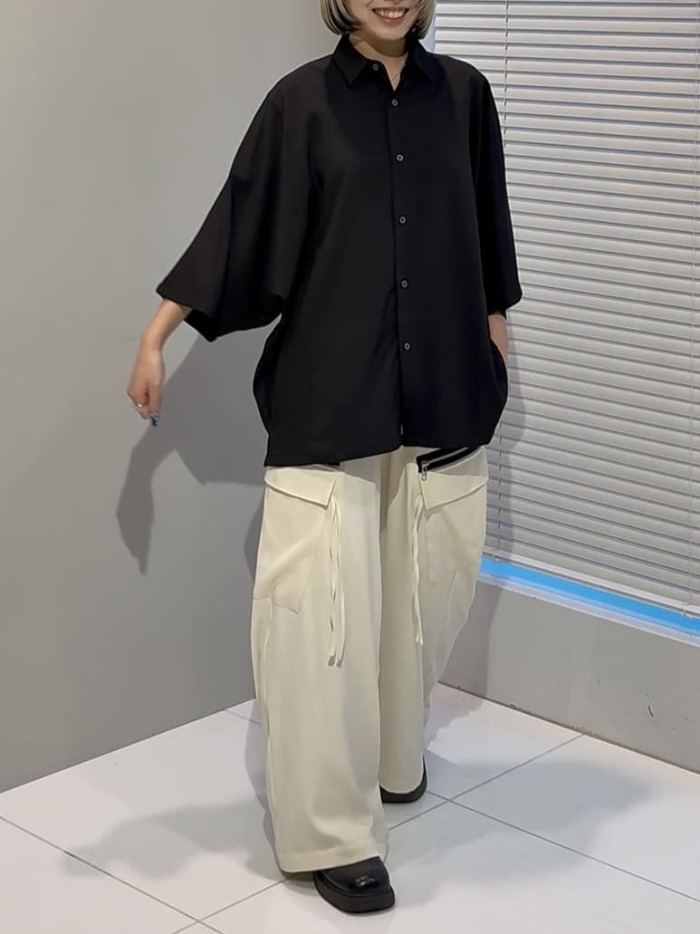 川本葵さんの「tk.TAKEO KIKUCHI｜◆AラインサイドZIPカーゴパンツ」を使ったコーディネート