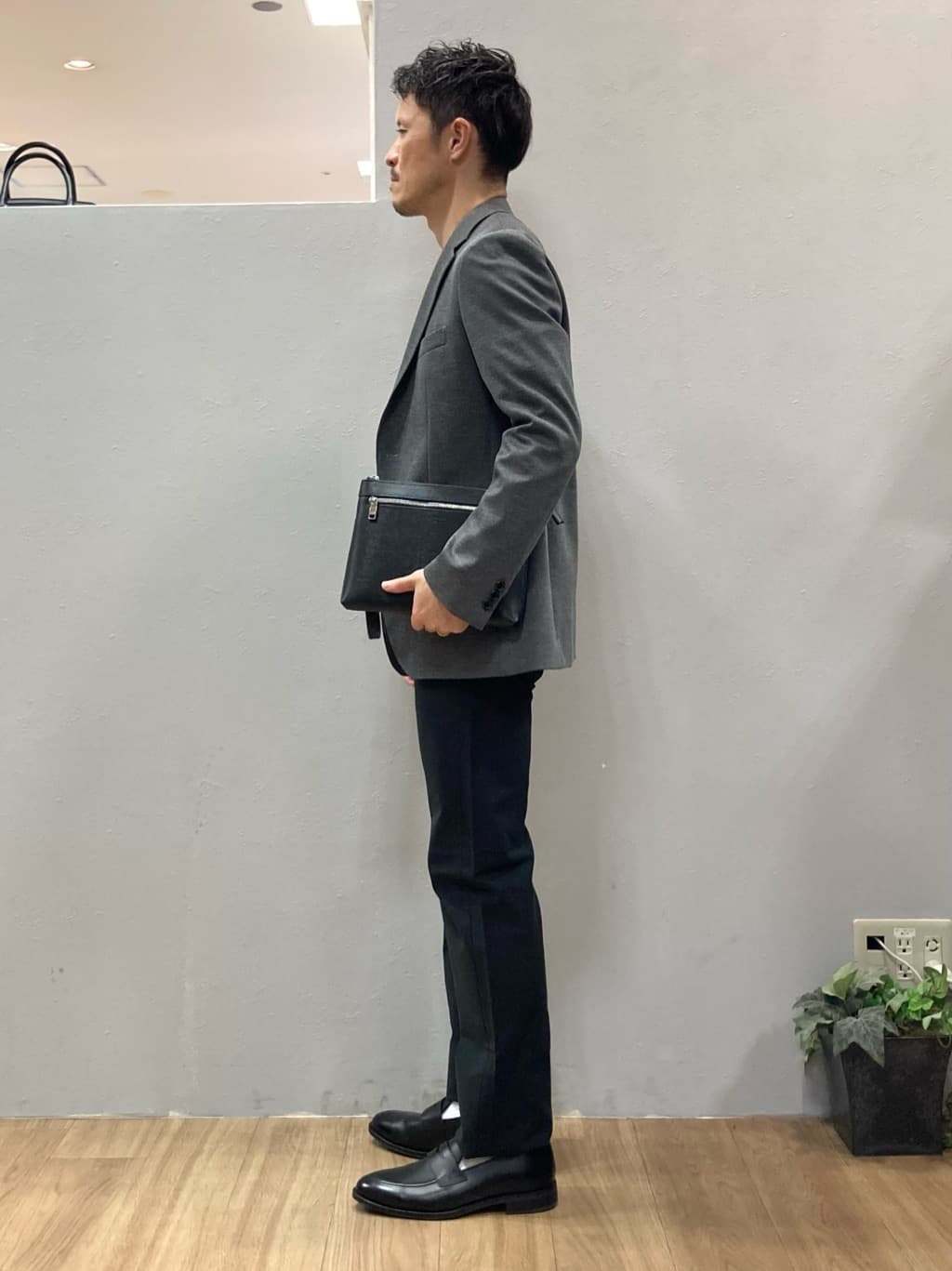 シュンさんの「TAKEO KIKUCHI｜【Made in JAPAN】播州織 ストレッチ パンツ」を使ったコーディネート