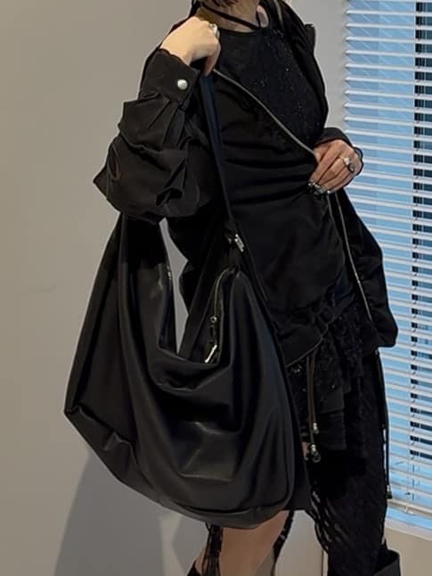 川本葵さんの「tk.TAKEO KIKUCHI｜◆K&rsquo;PJT by AOI 『Lightweight Parka』」を使ったコーディネート