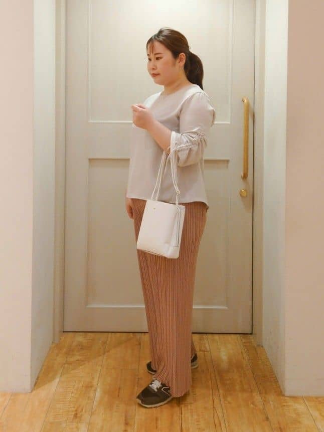 ななこさんの「SHOO･LA･RUE｜◆【洗える】楽してほっそり見え カットプリーツパンツ」を使ったコーディネート