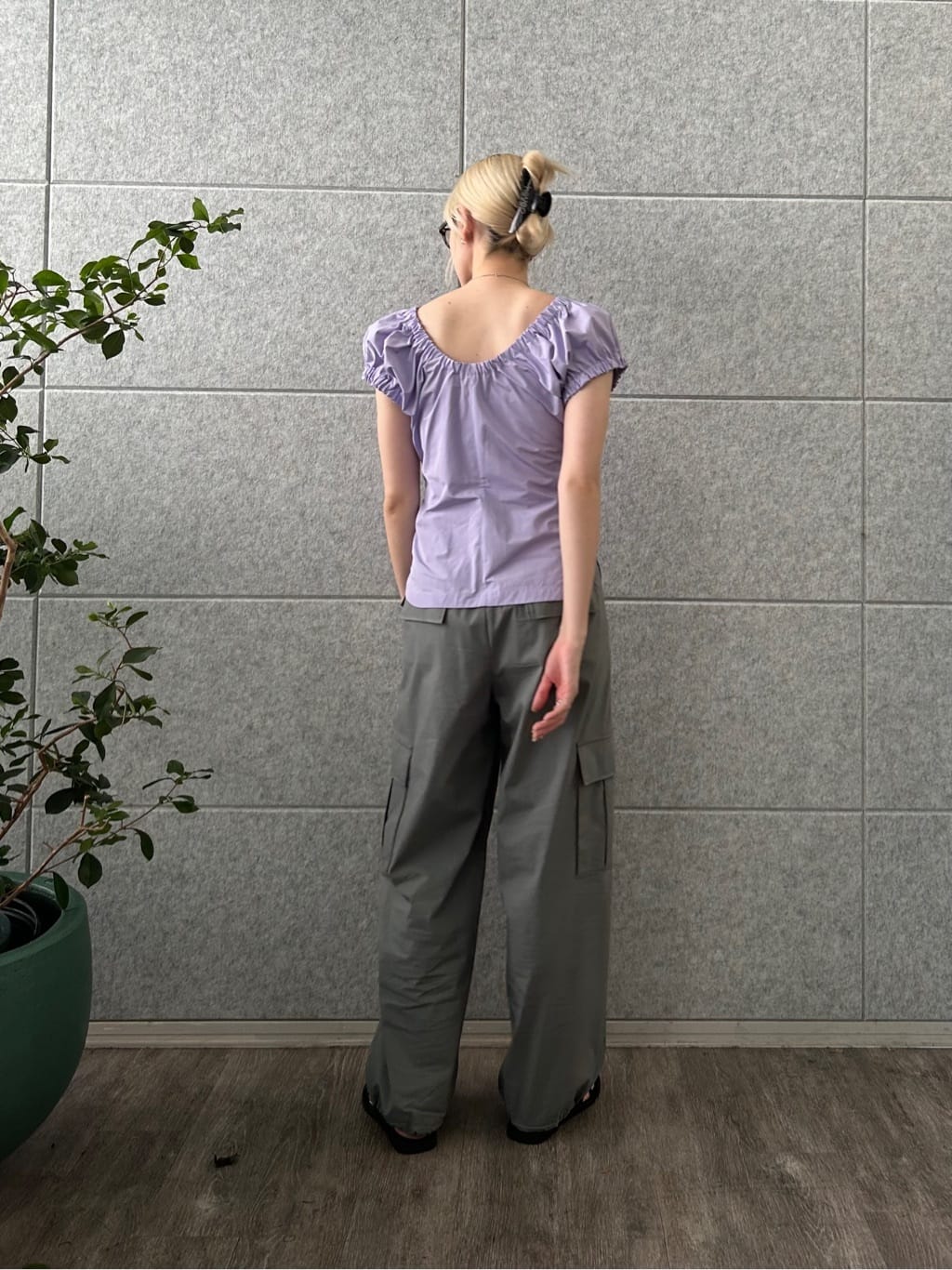 honoka Aさんの「CODE A｜sporty gathered blouse」を使ったコーディネート