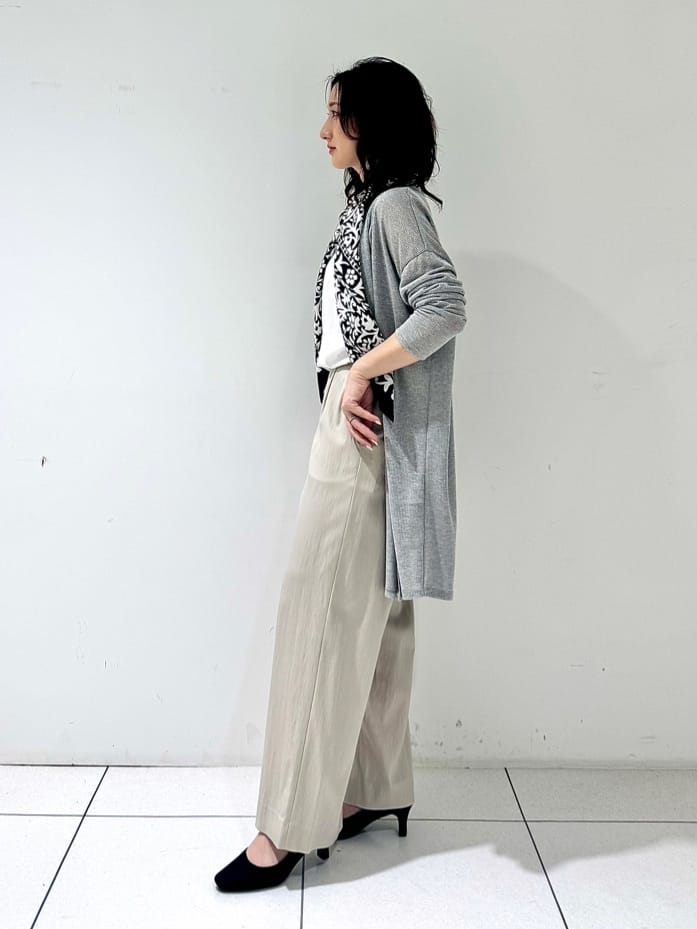 そんさんの「INDIVI｜【洗える／シアーストライプ】ロング丈着流しカーディガン」を使ったコーディネート