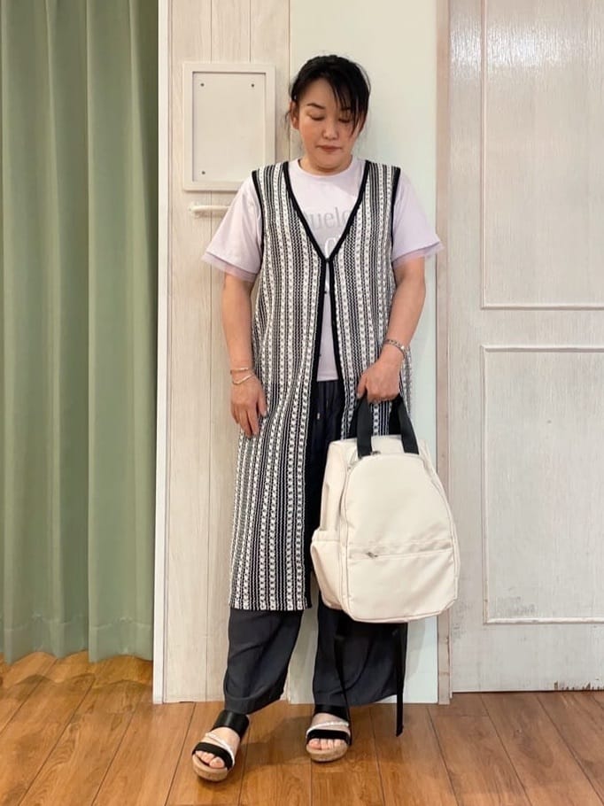 ke-yさんの「SHOO･LA･RUE｜◆キラキラループマガールサンダル」を使ったコーディネート