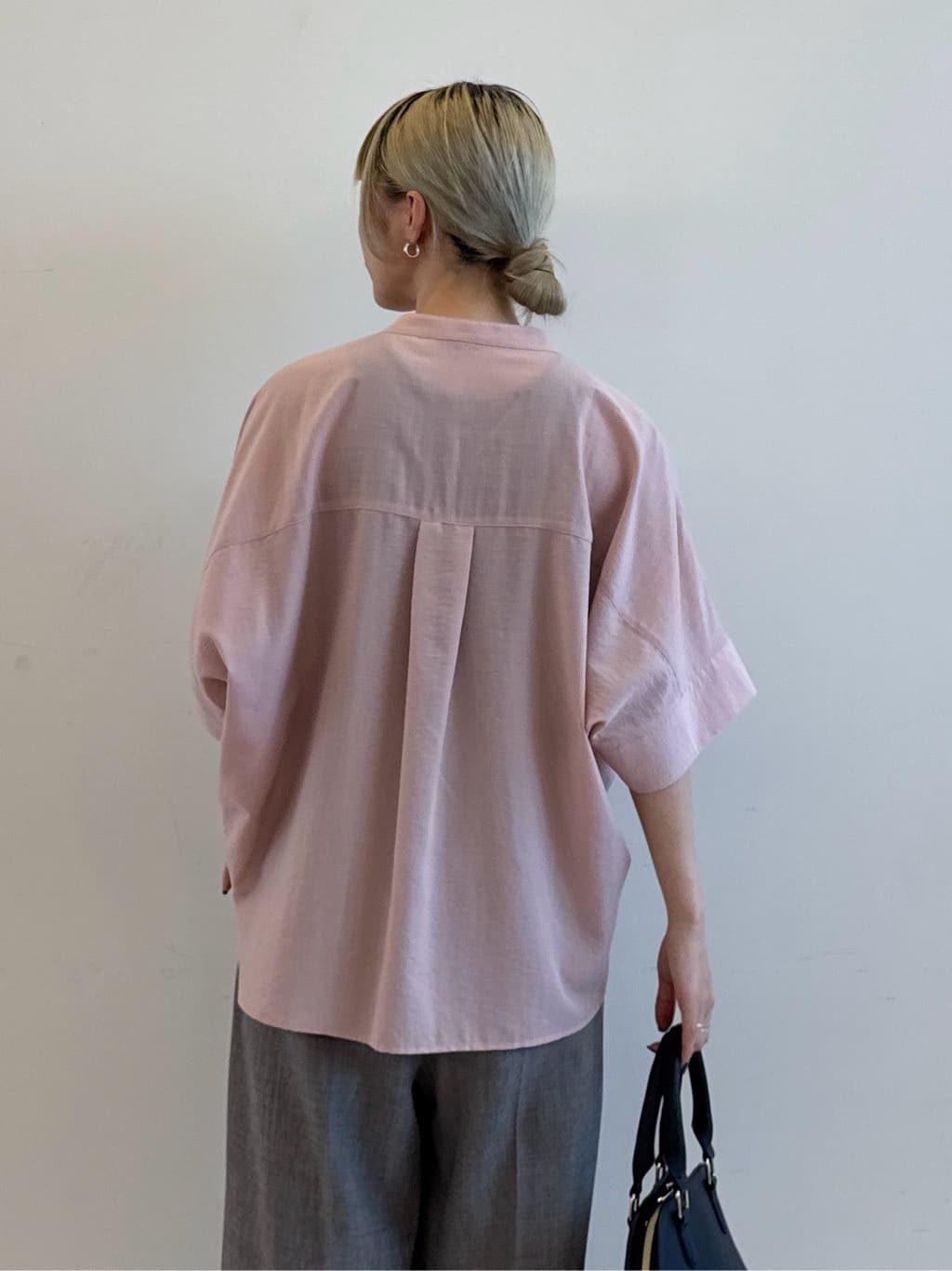 omaさんの「THE SHOP TK｜◆ドルマンブラウス【7色展開/洗濯機OK/体型カバー】」を使ったコーディネート