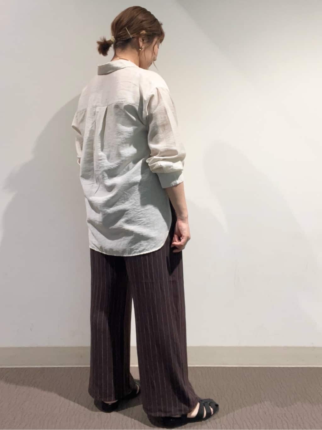 のん.Yさんの「OPAQUE.CLIP｜◆《andGIRL掲載》麻混シアーダブルポケットシャツ【洗濯機洗い可】」を使ったコーディネート