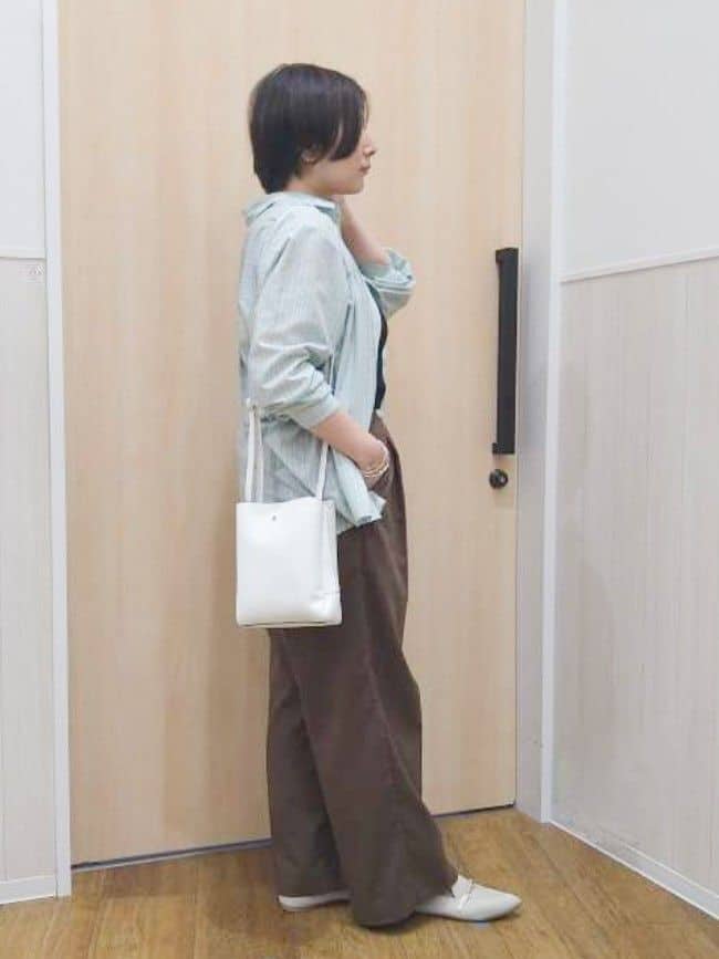 たぐちゃんさんの「SHOO･LA･RUE｜◆【洗える/S-LL/UV/吸水速乾】洗濯後しわになりにくいリネンブレンドシャツ」を使ったコーディネート