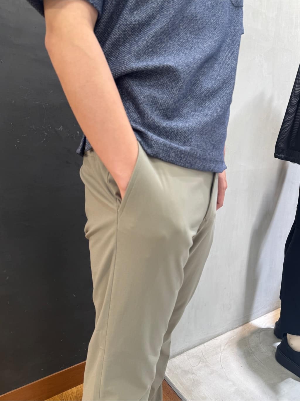 たくやさんの「TAKEO KIKUCHI｜◆サイドゴアウエスト ストレートパンツ」を使ったコーディネート