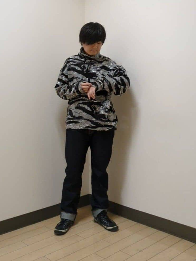 あきやまさんの「TAKEO KIKUCHI｜【モンスターストレッチ】日本製 ワンウォッシュ デニムパンツ」を使ったコーディネート