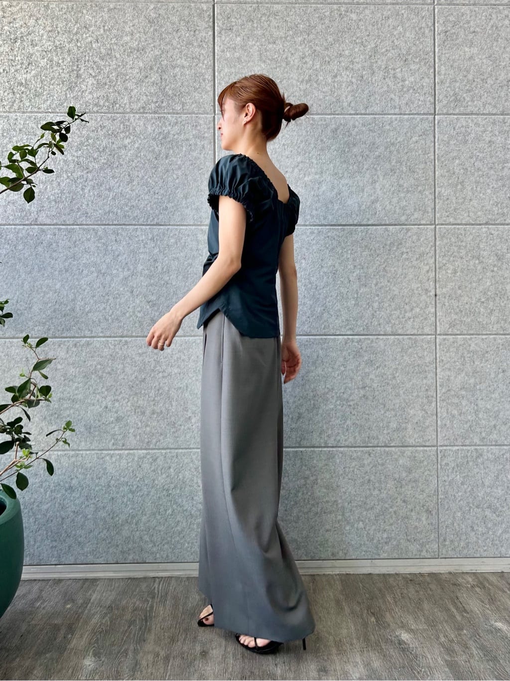 harunaさんの「CODE A｜sporty gathered blouse」を使ったコーディネート