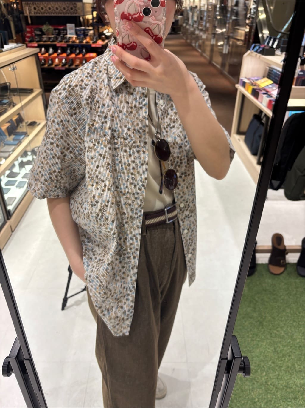 ウミさんの「TAKEO KIKUCHI｜【抗菌防臭／5サイズ展開】ハイゲージポンチ Tシャツ」を使ったコーディネート