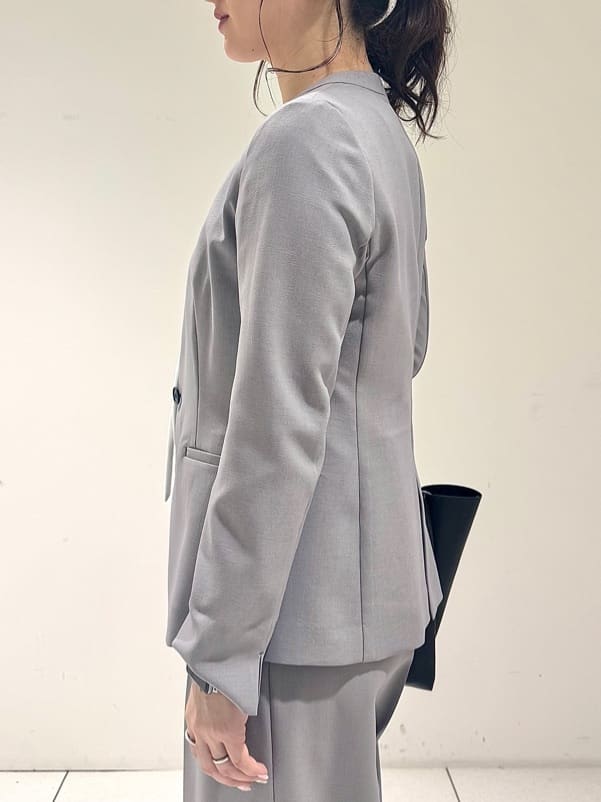 そんさんの「INDIVI｜【定番スーツ／UVケア／洗える】ウール調ノーカラージャケット」を使ったコーディネート