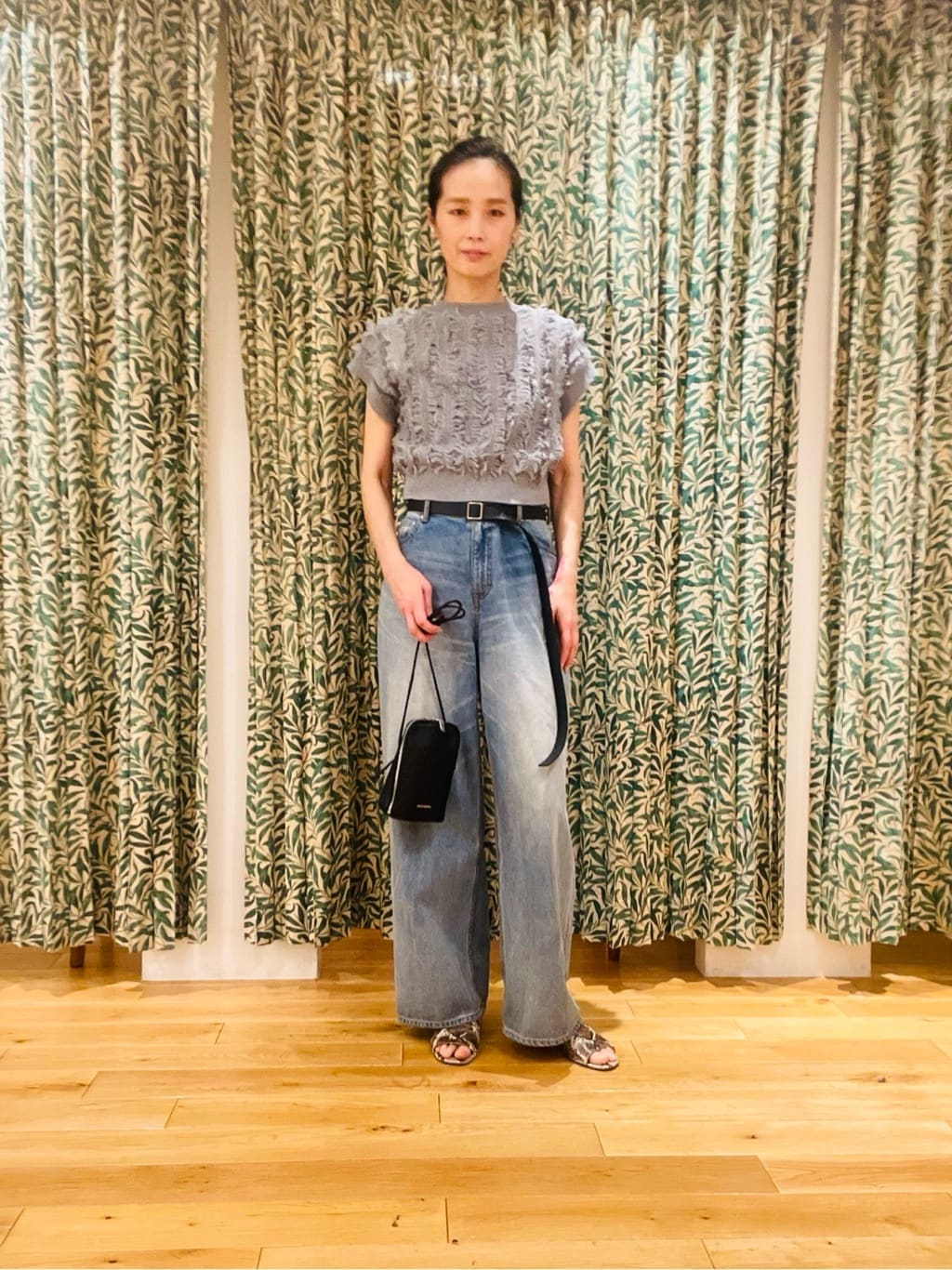Annさんの「DRESSTERIOR｜ヴィンテージ加工ワイドデニムパンツ」を使ったコーディネート