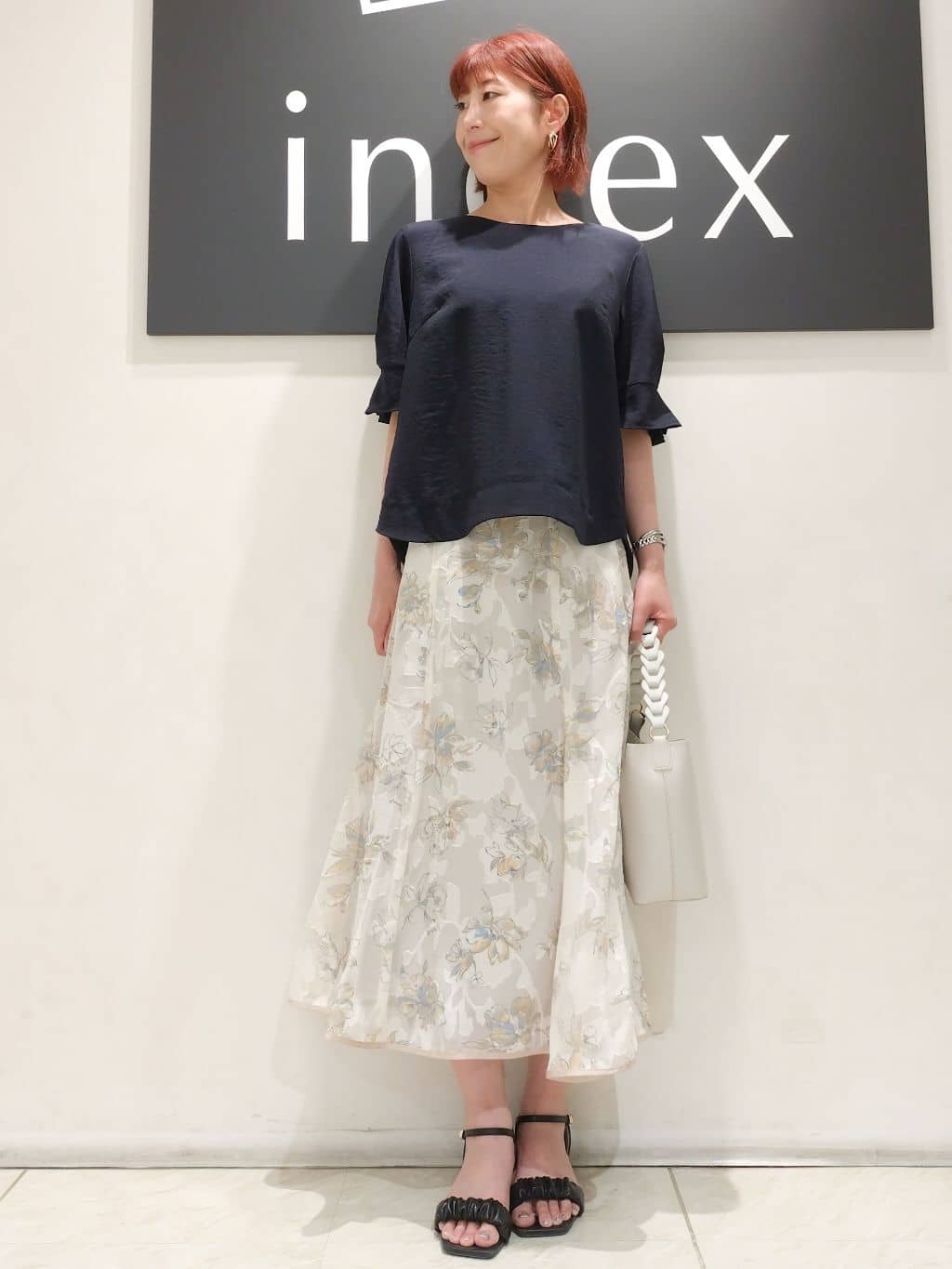n.さんの「index｜《8色展開／XS-LLサイズ》タックパフスリーブブラウス【洗濯機洗い可／吸水速乾／防シワ／抗ピル】」を使ったコーディネート