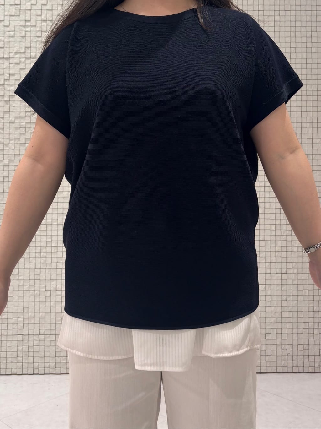 MEGUMIさんの「INDIVI｜【褒められデニム】ワイドストレート デニムパンツ」を使ったコーディネート