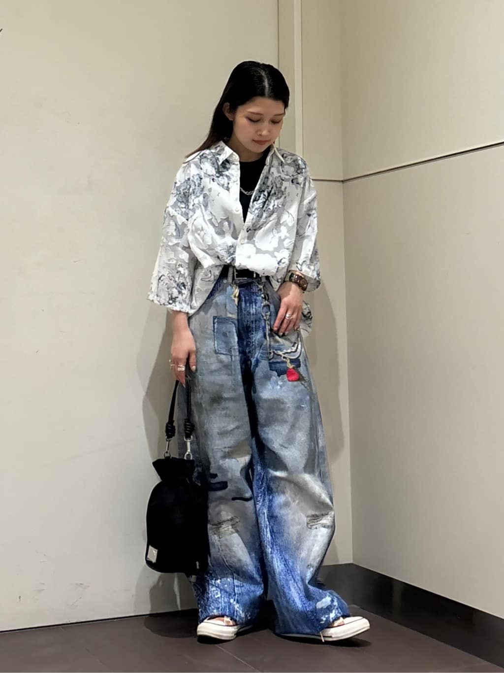 Mgmさんの「tk.TAKEO KIKUCHI｜◆シアージャカードフラワーシャツ」を使ったコーディネート