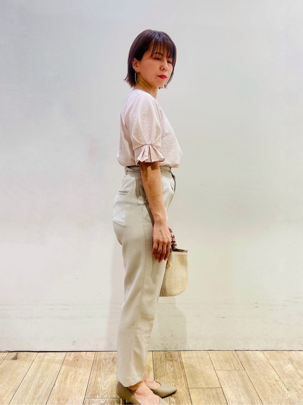 YUKOさんの「index｜《8色展開／XS-LLサイズ》タックパフスリーブブラウス【洗濯機洗い可／吸水速乾／防シワ／抗ピル】」を使ったコーディネート