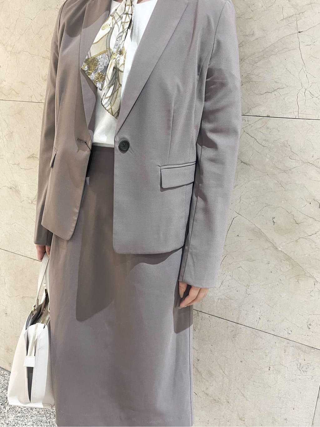 まひるさんの「index｜◆【抗菌防臭加工】ゴールドメタルポインテッドデザインパンプス」を使ったコーディネート