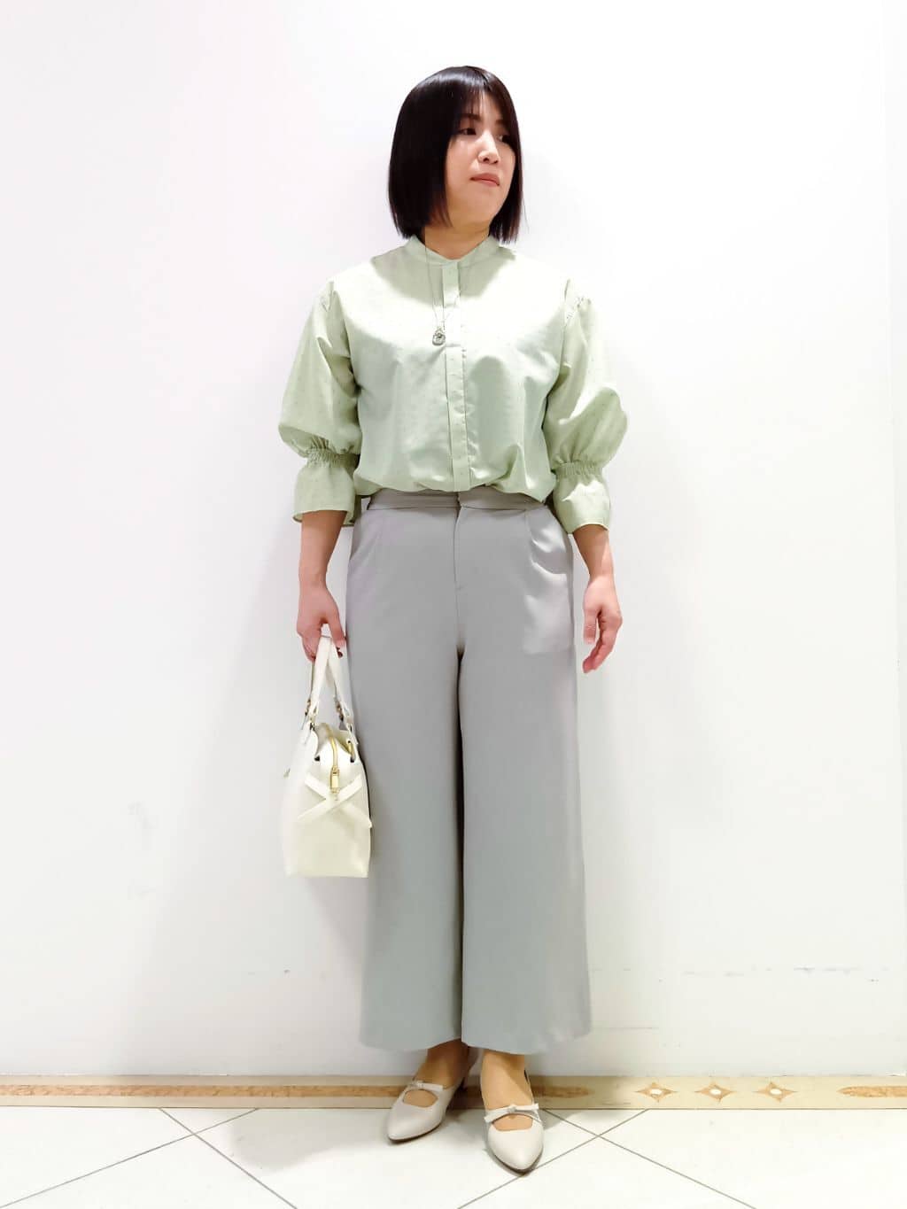 tomoさんの「Reflect｜◆【洗える】キャンディースリーブブラウス」を使ったコーディネート